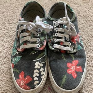 Vans Chukka Low shoes